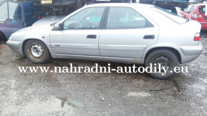 Citroen Xantia stříbrná na náhradní díly ČB