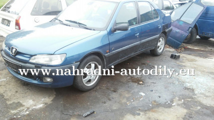 Peugeot 306 modrá metalíza na díly ČB / nahradni-autodily.eu