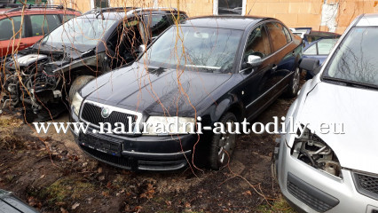 Škoda Superb černá na díly Plzeň / nahradni-autodily.eu