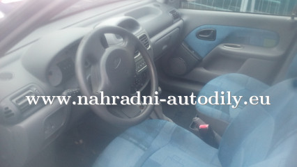 Renault Clio modrá - díly z tohoto vozu / nahradni-autodily.eu