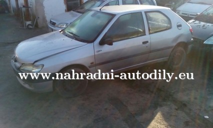 Peugeot 306 stříbrná na náhradní díly ČB / nahradni-autodily.eu