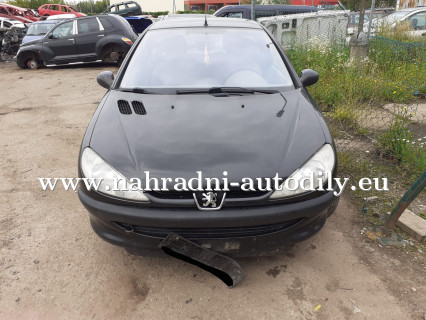 Peugeot 206 černá na náhradní díly Pardubice / nahradni-autodily.eu